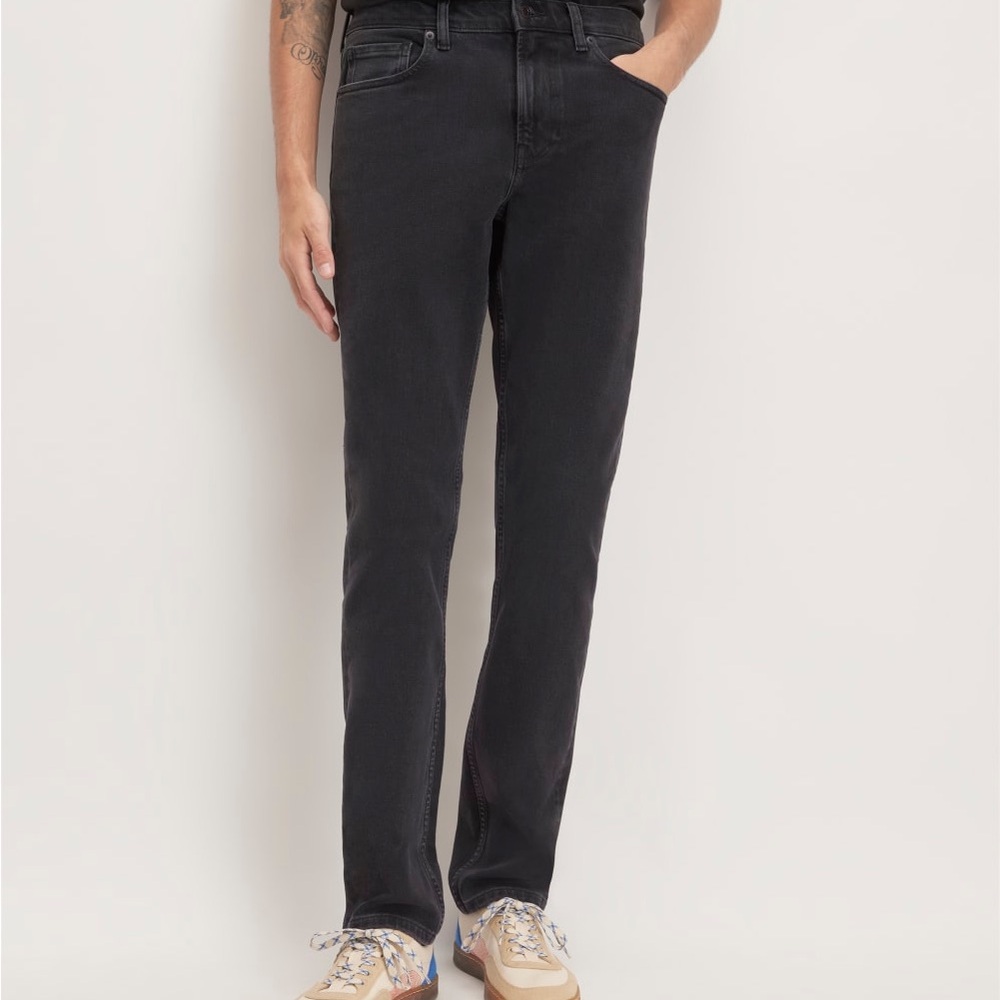 Everlane Slim 4-Way Stretch Organic Jeans in Washed Black, Size 29x30